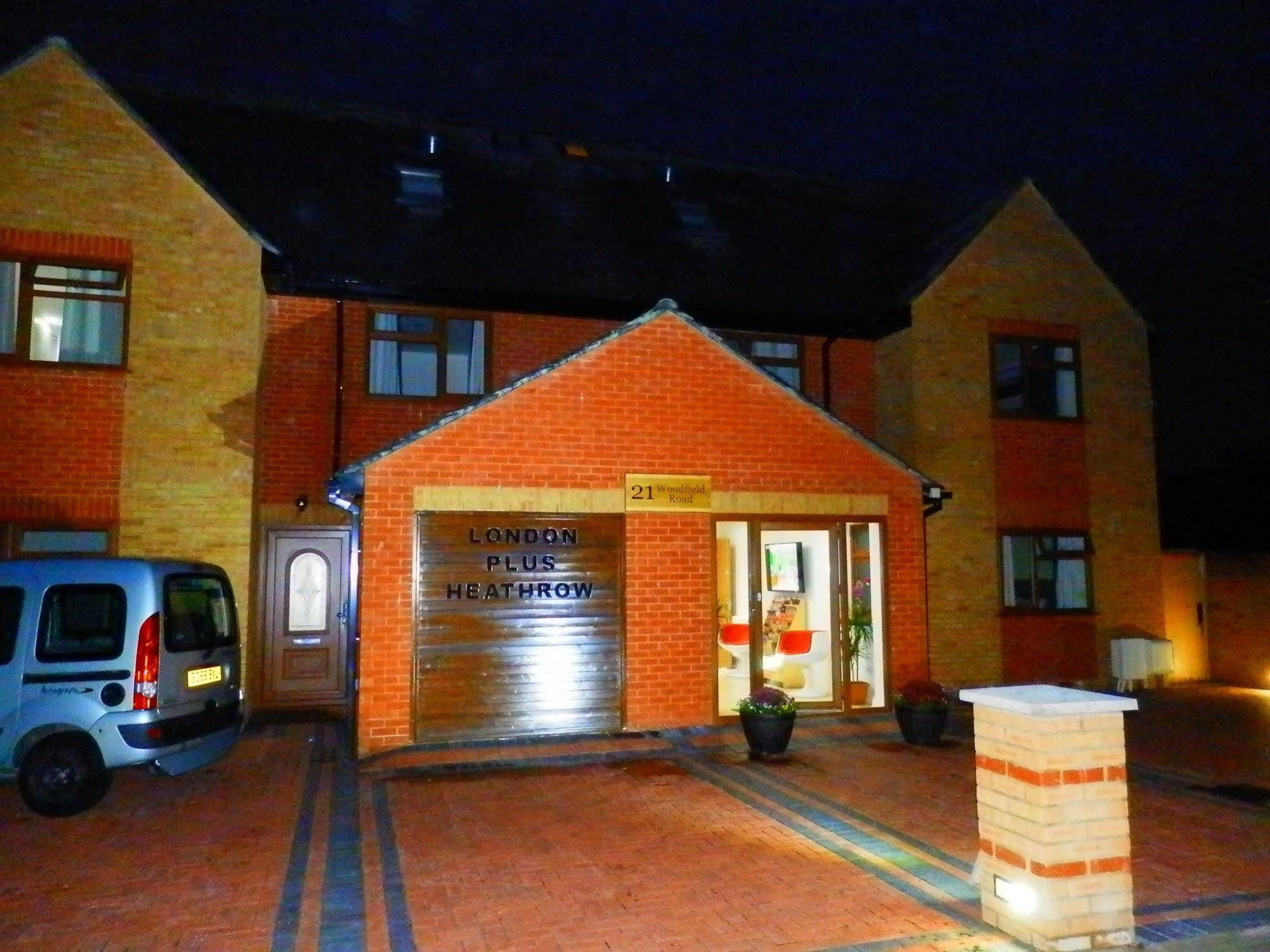 Heathrow Travellers Hub Bed & Breakfast Hounslow Exterior photo